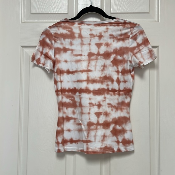 🎈$5 Tye dye Contrast Tee 🎈 - Picture 9 of 9